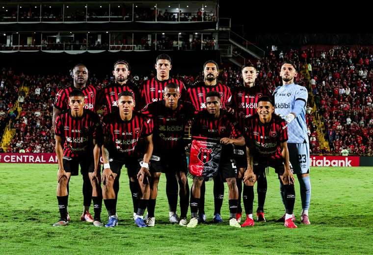 Alajuelense ante Olimpia/Prensa LDA
