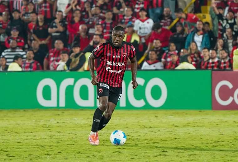 Alajuelense ante Olimpia/Crédito: Juan Manuel Quirós
