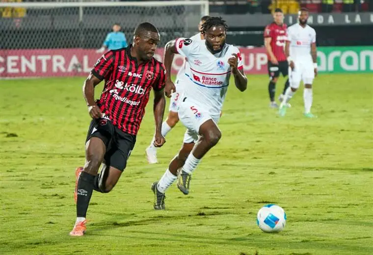 Alajuelense ante Olimpia/Crédito: Juan Manuel Quirós