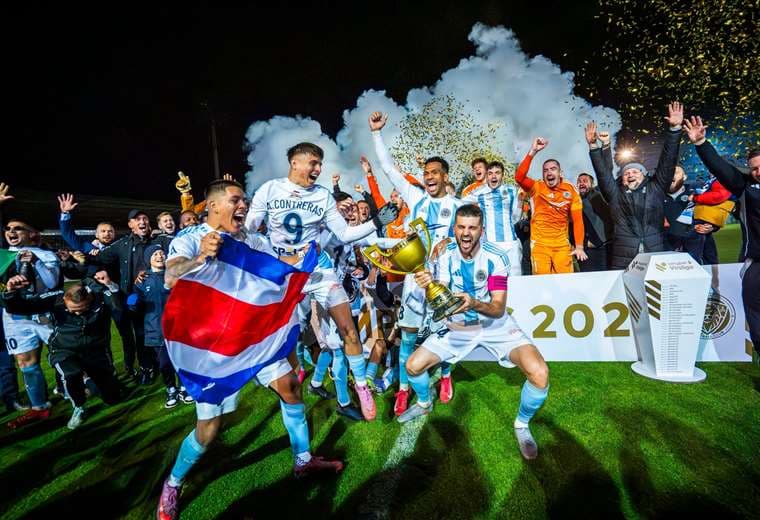 Orlando Galo y Anthony Contreras campeones/Facebook: Riga FC