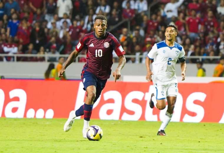 ¿Es diferente lo que se le pide a Alcócer en Bélgica a lo que debe hacer con La Sele?