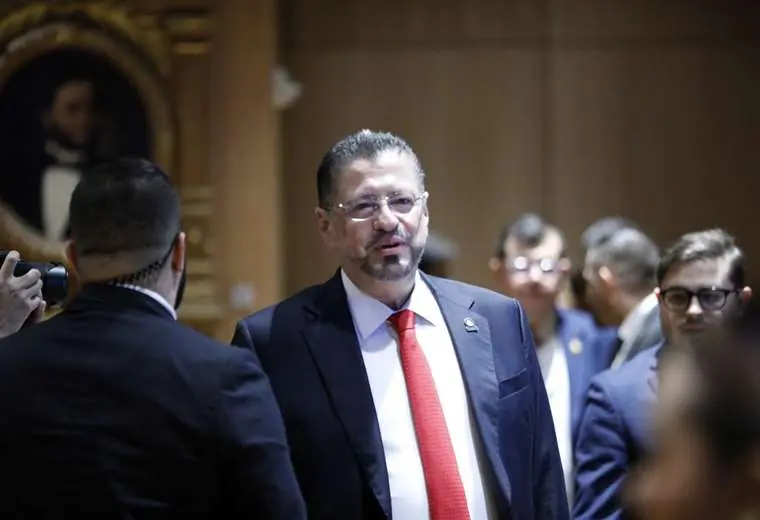 Director de DIS denuncia ante Fiscalía supuesto plan para matar a Rodrigo Chaves