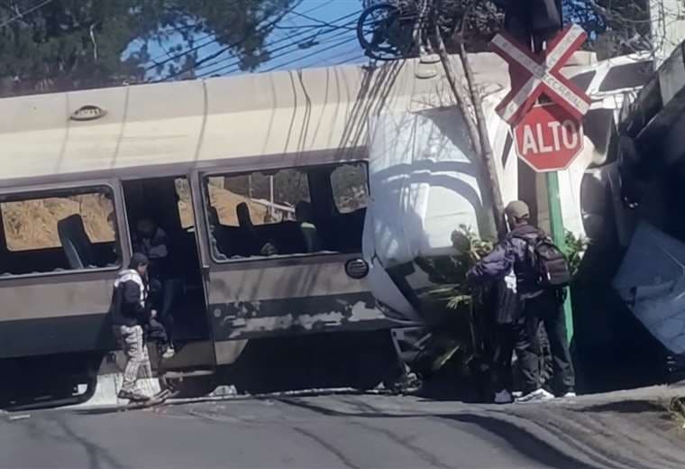 Gritos y llantos: Video muestra desesperación de pasajeros de tren tras choque en Tibás