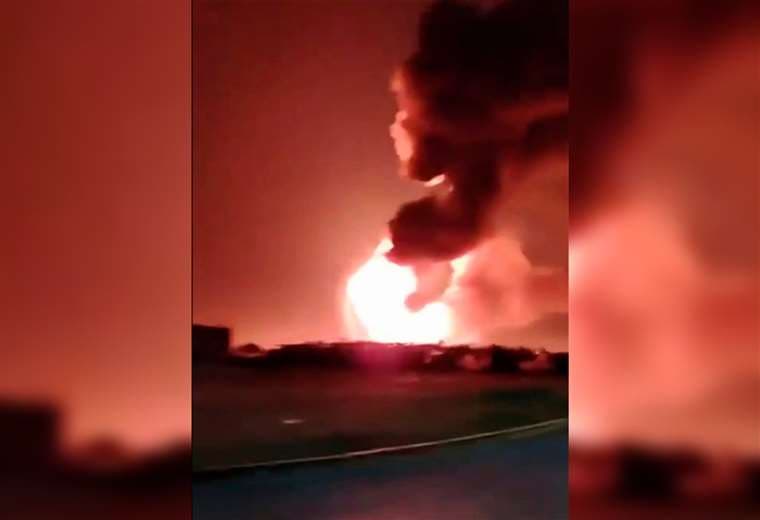 Video: Fuerte explosión en planta química: la onda expansiva alcanzó 4 kilómetros