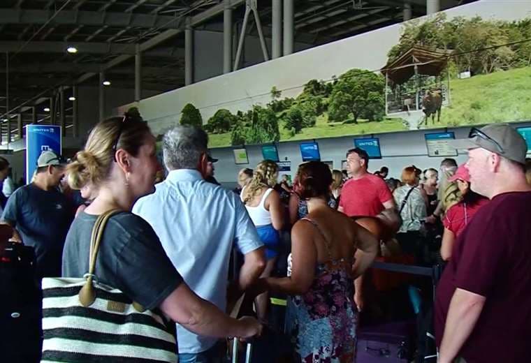Aeropuerto Juan Santamaría proyecta aumento de 288 mil pasajeros en próxima temporada alta