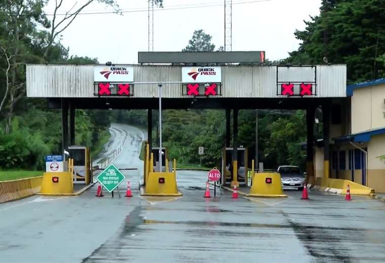 Caída de material obliga nuevamente al cierre de Ruta 32