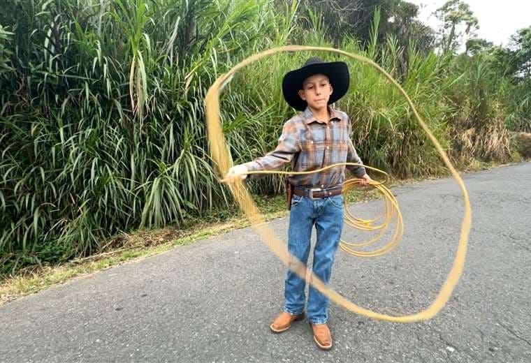 El niño floreador de Santa Cruz de Turrialba