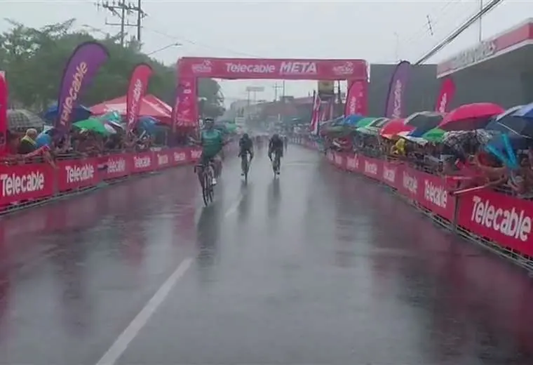 Pasada por agua: Jason Huertas triunfa en una segunda etapa de Vuelta a Costa Rica