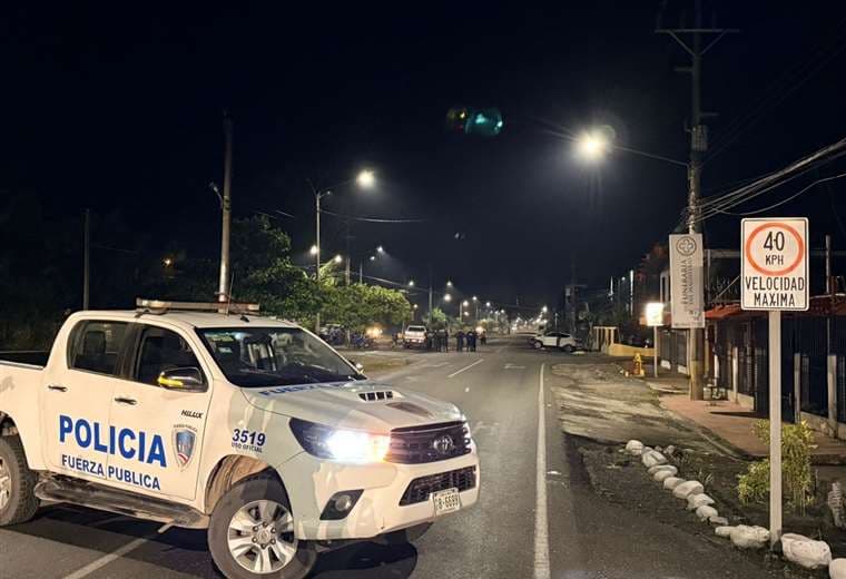 Pareja muere tras violento atropello al intentar cruzar calle en Puntarenas