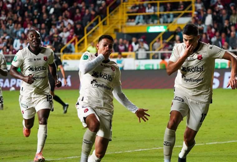 Plantel de Alajuelense brilló de camino a la 31