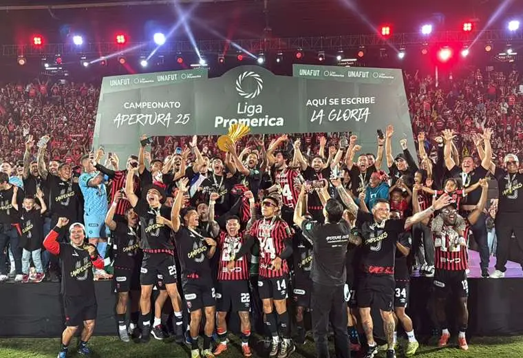 Alajuelense campeón de la 31/Crédito: Adrián García
