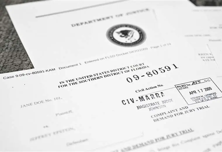 Nuevos documentos sobre el caso Epstein contienen múltiples referencias a Trump