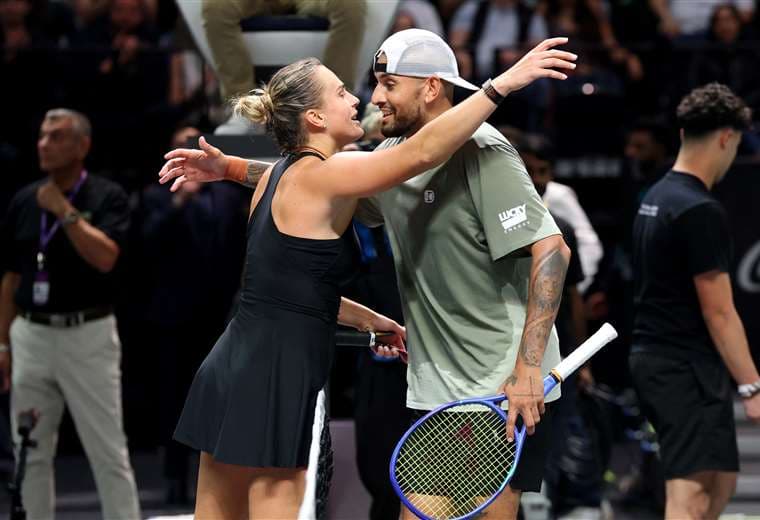 Kyrgios gana a Sabalenka en su "Batalla de los Sexos" en Dubái