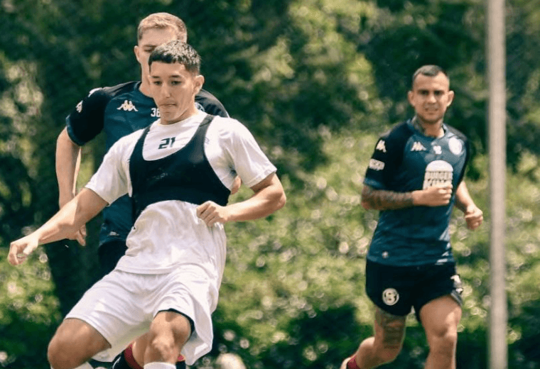 Entrenó con Saprissa y este 31 de diciembre lo presentó Herediano