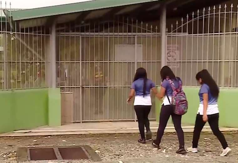 La odisea diaria de las hermanas Bejarano para llegar al colegio