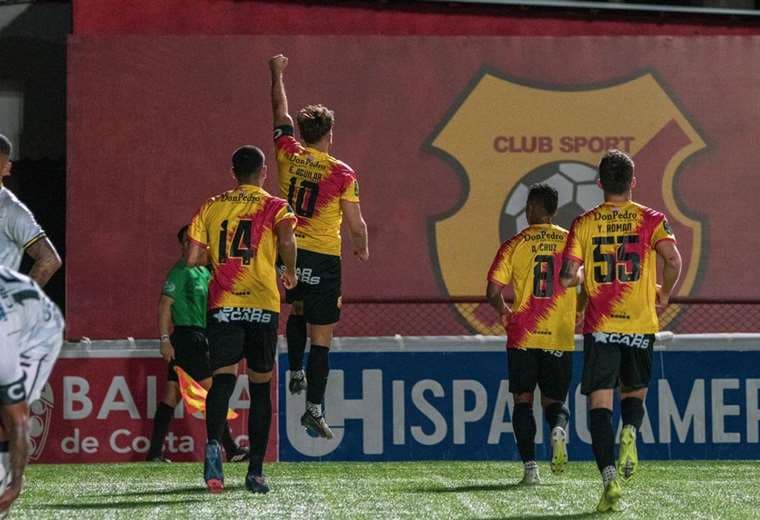 Elías Aguilar. @its_yuli.capture