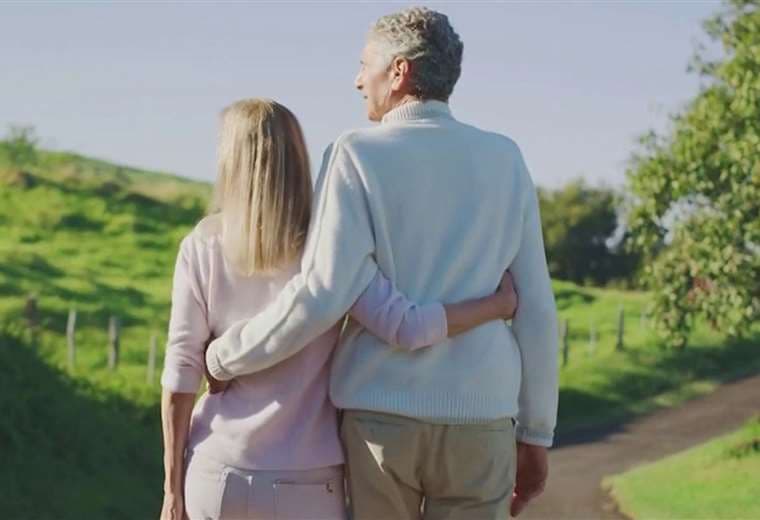 Casarse en la tercera edad es beneficioso para la salud, según estudio internacional