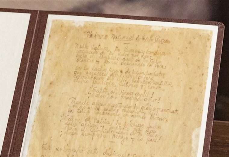 Familia dona histórico manuscrito del autor de la letra del Himno Nacional