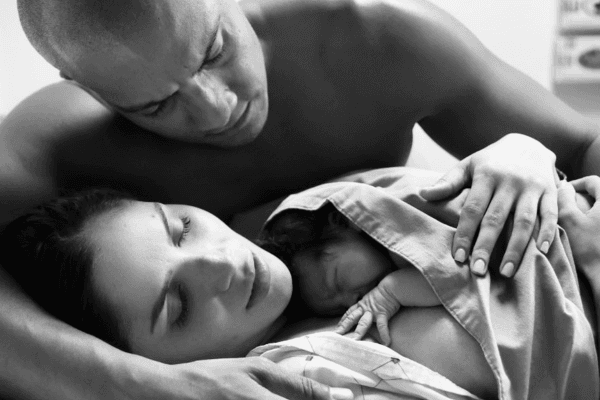 Vea aquí las primeras fotos de la hija de Greivin Morgan y Sheiris Montero