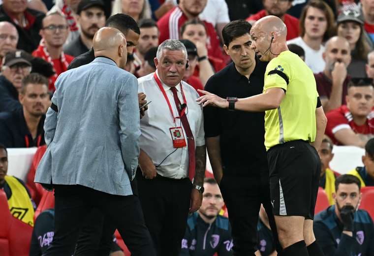 Insultos racistas en juego del Liverpool. AFP