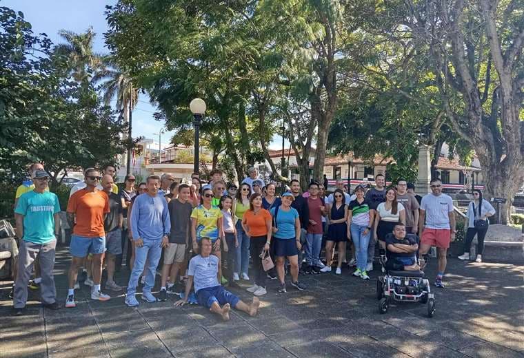 Corredores llegaron al Parque de Heredia.