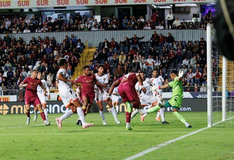 La "Saprihora" ya apareció en el Clausura y salva el debut de Saprissa ante Puntarenas FC