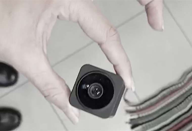 Video: Delegación policial en Poás tenía cámara oculta en baño de mujeres