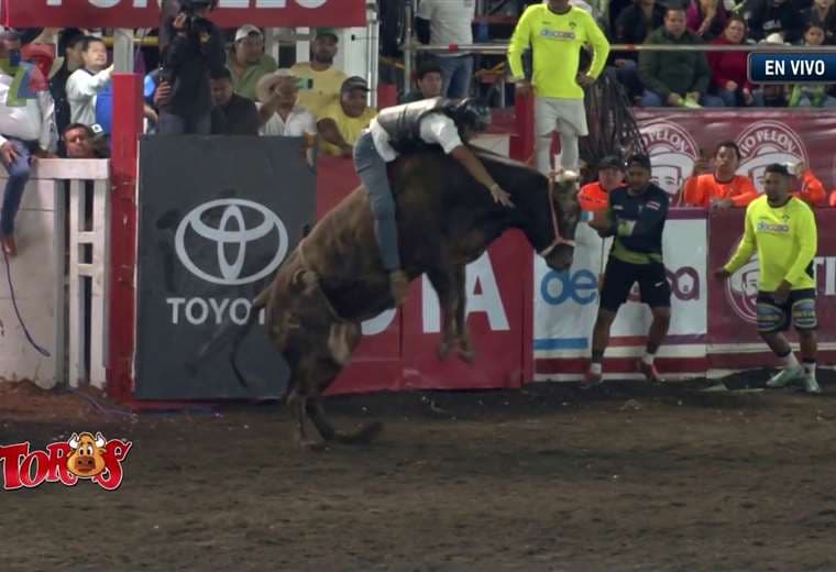 Montador del toro Antiplano: “Tengo la nariz quebrada y cuatro cortadas”