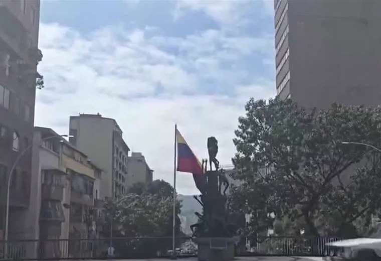 Comercios cerrados y ambiente de incertidumbre: así está Caracas tras captura de Maduro