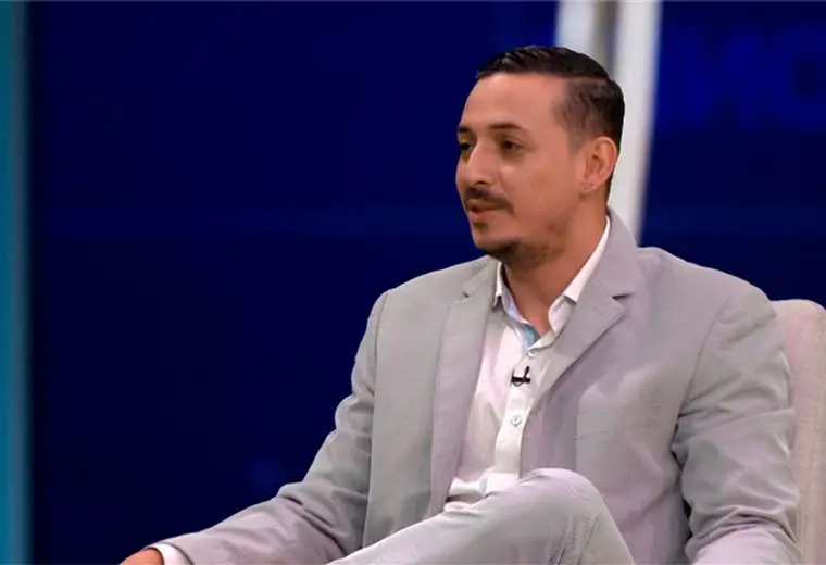 Café Política: Ariel Robles