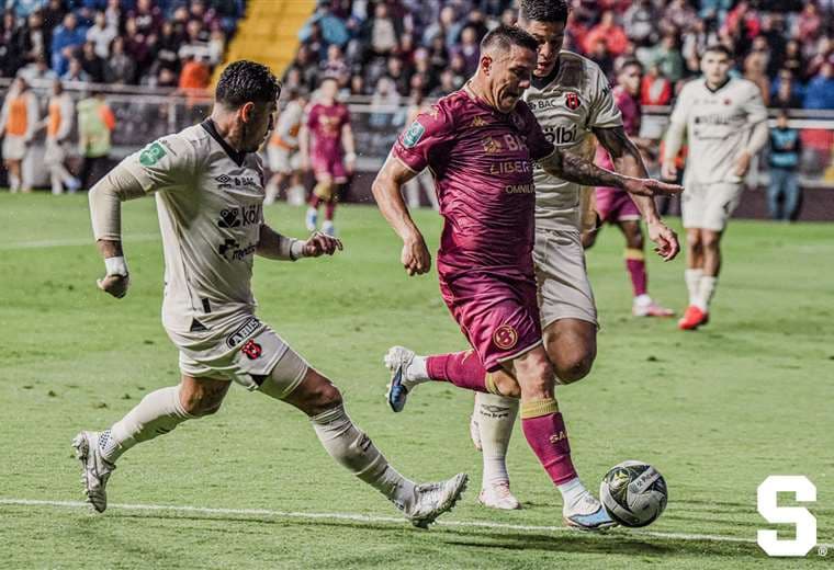 Saprissa-Alajuelense. Saprissa