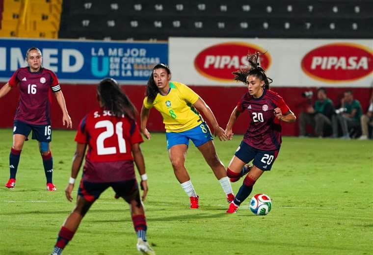 Selección Femenina ante Brasil/Crédito: Juan Manuel Quirós