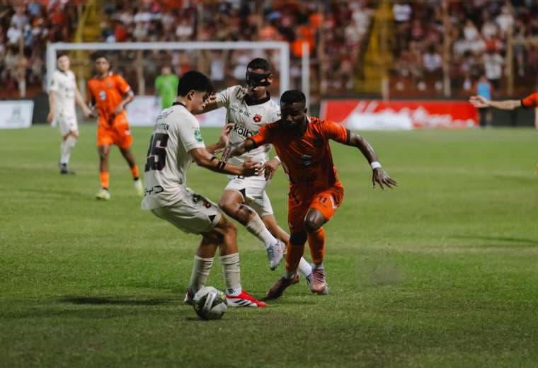 Puntarenas FC ante Alajuelense/Prensa PFC