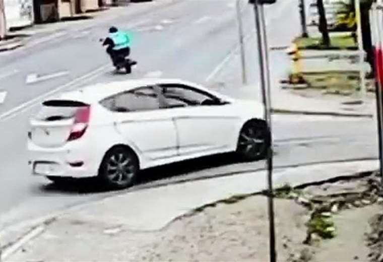 Video: Así ocurrió mortal choque entre tres motociclistas en Cartago