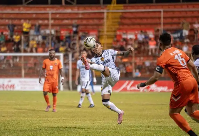 Puntarenas FC ante Liberia/Prensa Liberia