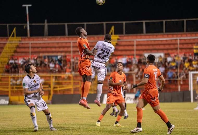 Puntarenas FC ante Liberia/Prensa Liberia