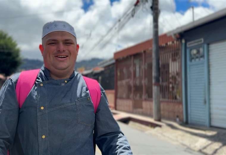 Renunció a su trabajo y hoy pedalea por Aserrí para sostener su sueño culinario