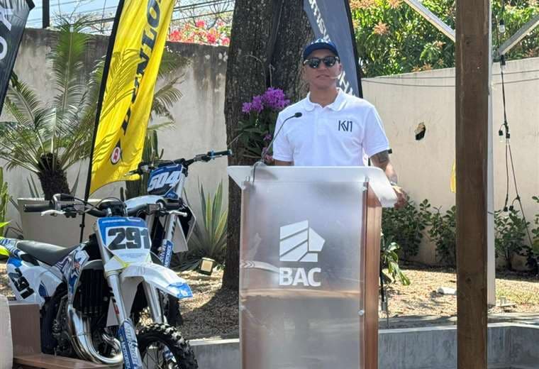 Keylor Navas presenta su equipo de motocross. Foto: Melissa Alvarado