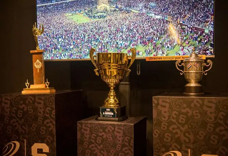 Trofeo de Torneo de Copa. Foto: Deportivo Saprissa