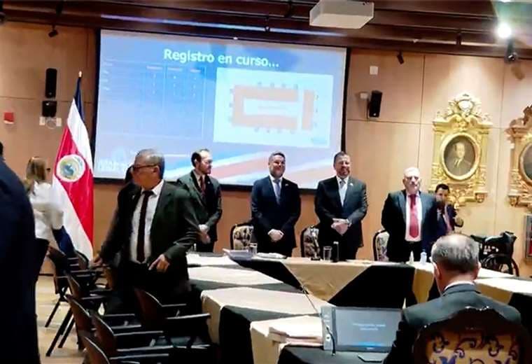 Gritos, apagones y golpes: los momentos que marcaron la Asamblea Legislativa 2022-2026