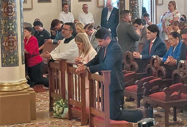 Iglesia católica recibe a Laura Fernández con un llamado a la unidad