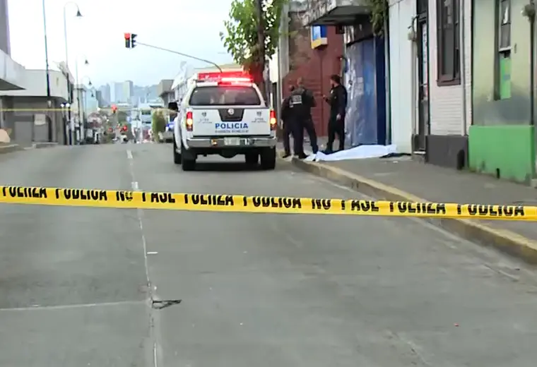 Mortal ataque con arma blanca provoca cierre vial en Avenida 10