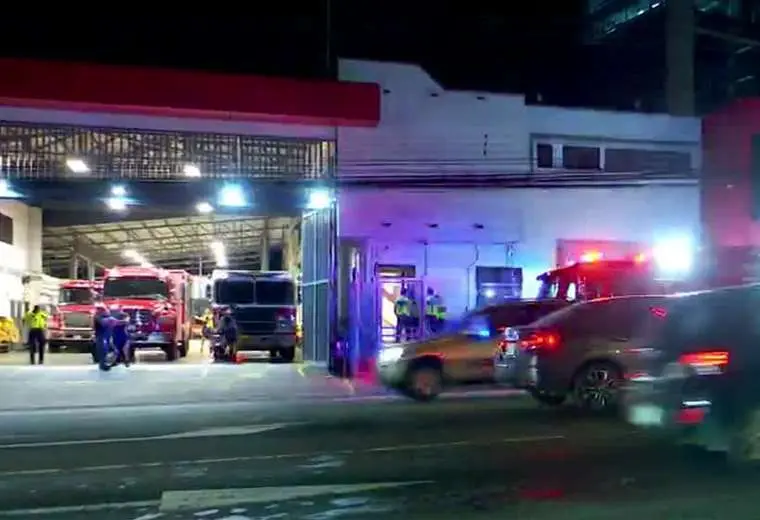 Entre fuego y balas: bomberos de Pavas enfrentan emergencias extremas