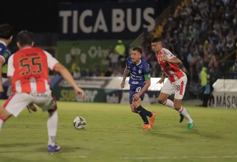 Semifinales Cartaginés ante Herediano/Prensa Cartaginés