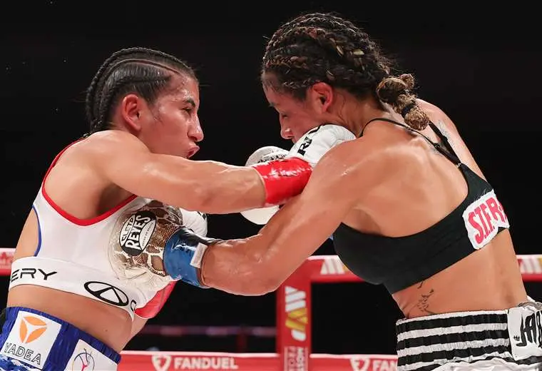 Yokasta Valle vs. Lourdes Juárez. AFP