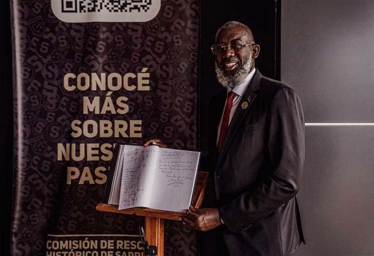 Primer Ministro de Curazao, Gilmar Pisas, en el Saprissa. Foto: Saprissa
