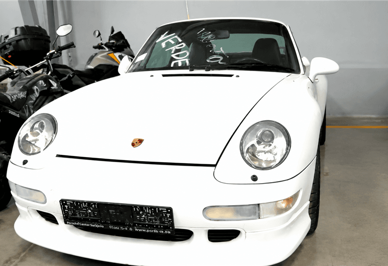 Un Ferrari y dos Porsche entre bienes decomisados al crimen organizado que están a la venta