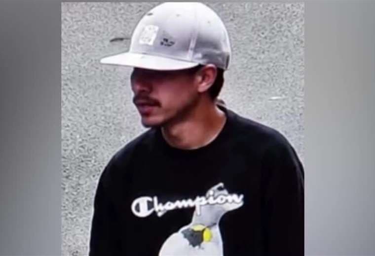 Policía busca a sospechoso de dispararle en la cara a policía en Desamparados