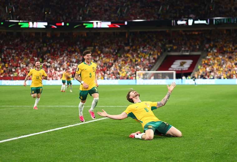 Connor Metcalfe de Australia celebra su gol/AFP