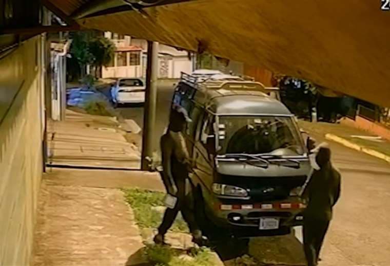 Video: Así robaron un microbús en solo cinco minutos en San Sebastián